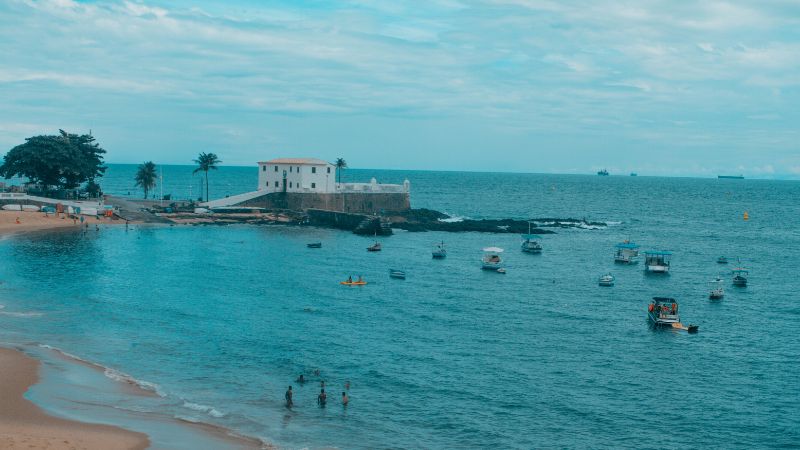 Porto da Barra em Salvador. Foto de William F. Santos na Unsplash.